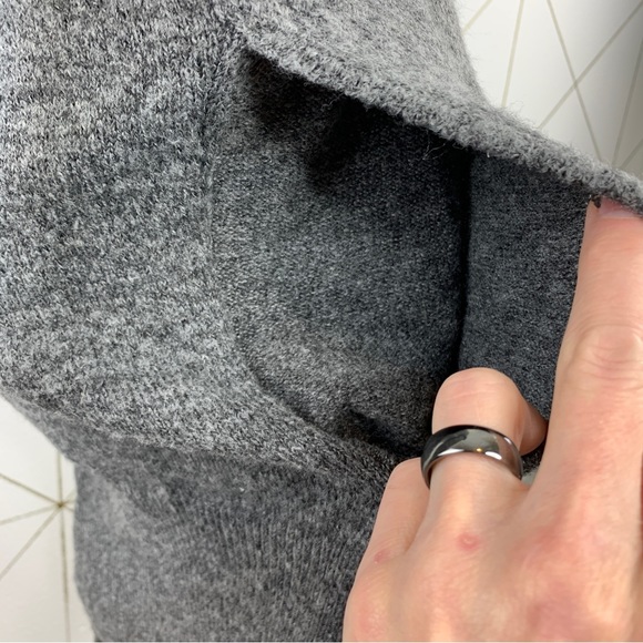 NWT Bold Shoulder Sweater Dress Gabrielle Union Collection NY&C Size Small - Picture 6 of 12